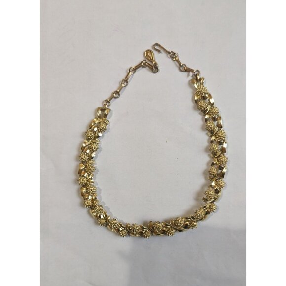 Vintage Coro Necklace gold tone flowers forget me knot leaves choker 15" - Picture 2 of 10